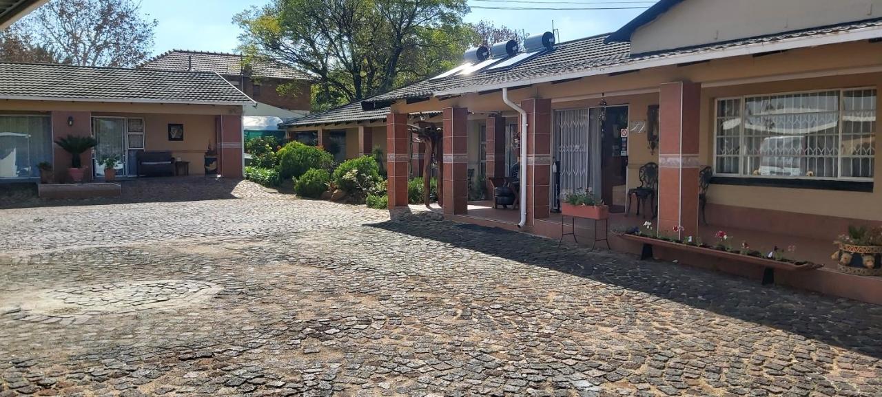 African Elephant Guesthouse ジャーミストン エクステリア 写真