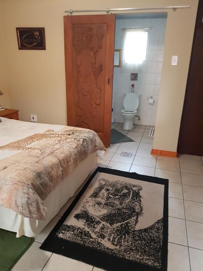 African Elephant Guesthouse ジャーミストン エクステリア 写真