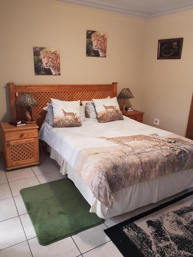 African Elephant Guesthouse ジャーミストン エクステリア 写真