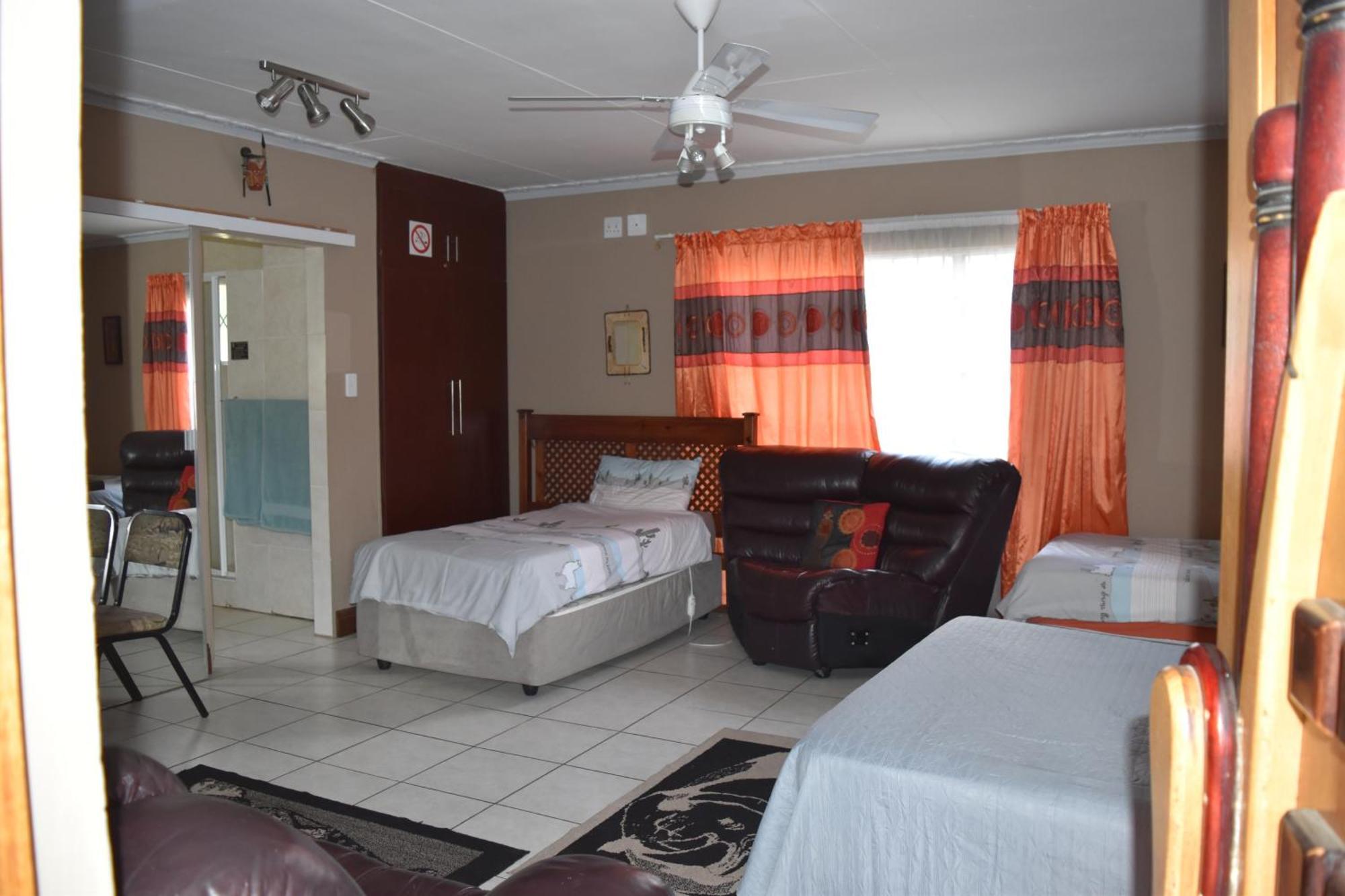 African Elephant Guesthouse ジャーミストン エクステリア 写真